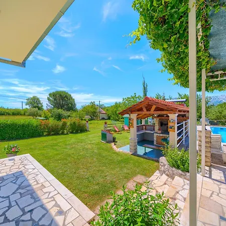 Villa With Pool Near Split *