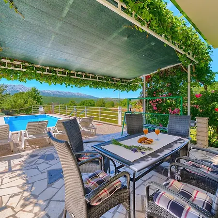 Villa With Pool Near Split Krusvar