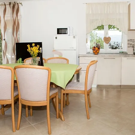 Villa With Pool Near Split Krusvar