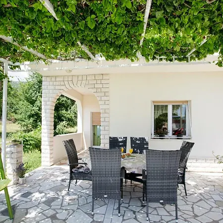Villa With Pool Near Split Krusvar